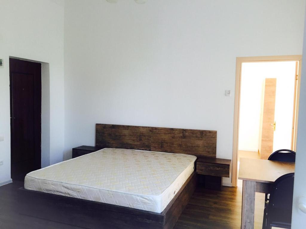 BSG Rustaveli 184 room 6